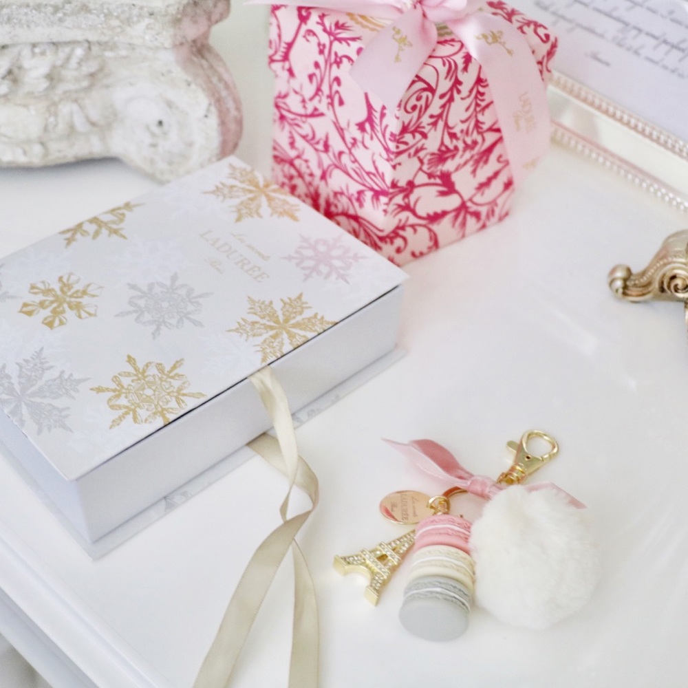 LaDurée Keychain with pompom